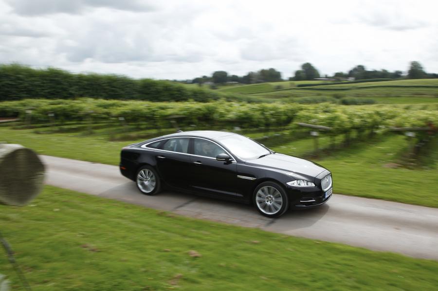  Jaguar XJ 2012 года  (UK) (фото 67 из 121)
